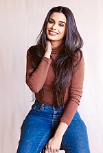 Ukrainian mail order bride Bianca from Brazl&acirc;ndia with black hair and black eye color - image 7