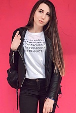 Ukrainian mail order bride Kateryna from Odesa with brunette hair and green eye color - image 5