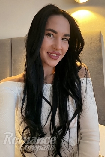 Ukrainian mail order bride Iryna from Barcelona with black hair and brown eye color - image 1