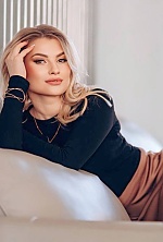 Ukrainian mail order bride Iryna from Chicago with blonde hair and green eye color - image 6