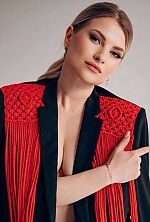 Ukrainian mail order bride Iryna from Chicago with blonde hair and green eye color - image 7