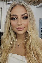 Ukrainian mail order bride Katerina from Batumi with blonde hair and green eye color - image 9