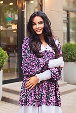 Ukrainian mail order bride Yana from Kyiv with brunette hair and blue eye color - image 4