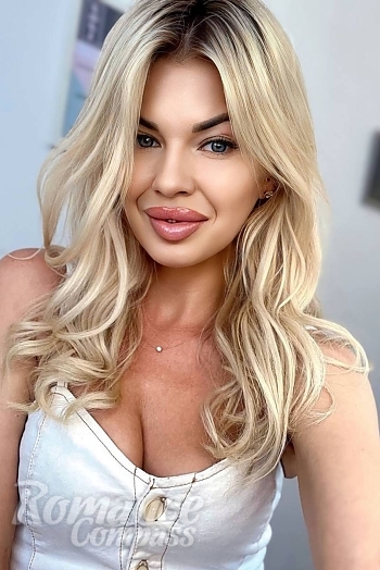 Ukrainian mail order bride Tatyana from Ivano-Frankivsk with blonde hair and green eye color - image 1