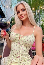 Ukrainian mail order bride Yulianna from Brussels with blonde hair and blue eye color - image 2
