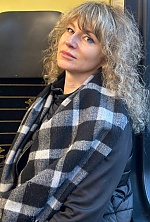 Ukrainian mail order bride Elena from Botoșani with light brown hair and green eye color - image 3