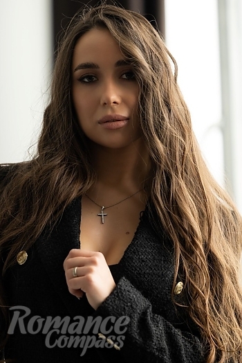 Ukrainian mail order bride Yana from Kiyiv with light brown hair and brown eye color - image 1