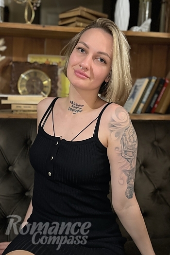 Ukrainian mail order bride Anna from Kropyvnytskyi with blonde hair and grey eye color - image 1