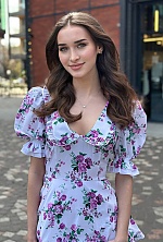 Ukrainian mail order bride Julia from Kyiv with light brown hair and green eye color - image 5