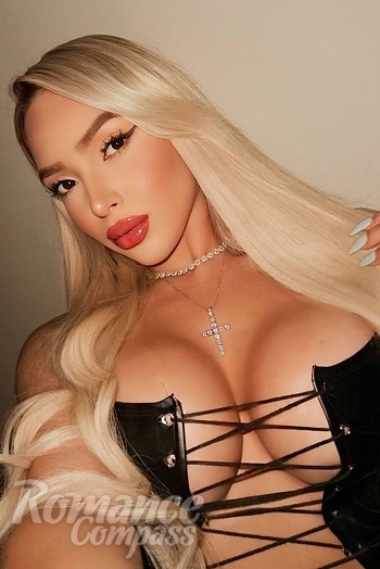 Ukrainian mail order bride Caroline from Brasília with blonde hair and brown eye color - image 1