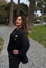 Ukrainian mail order bride Aziza from Alicante with light brown hair and green eye color - image 7