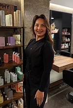 Ukrainian mail order bride Aziza from Alicante with light brown hair and green eye color - image 3