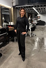 Ukrainian mail order bride Aziza from Alicante with light brown hair and green eye color - image 4