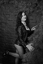 Ukrainian mail order bride Karyna from Kremenchug with black hair and brown eye color - image 3