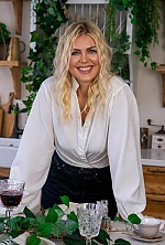 Ukrainian mail order bride Yuilia from Altdorf bei N&uuml;rnberg with blonde hair and blue eye color - image 6