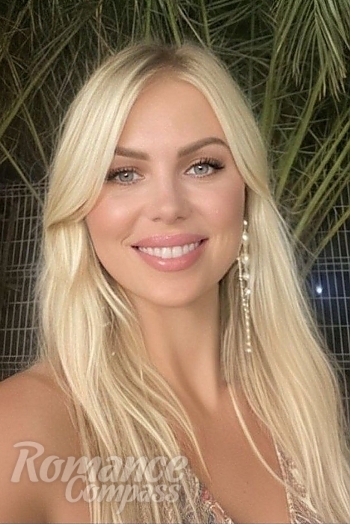 Ukrainian mail order bride Yuilia from Altdorf bei N&uuml;rnberg with blonde hair and blue eye color - image 1