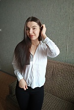 Ukrainian mail order bride Daria from Boryspil with brunette hair and brown eye color - image 3