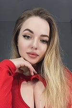 Ukrainian mail order bride Kateryna from Kryvyi Rih with blonde hair and green eye color - image 2