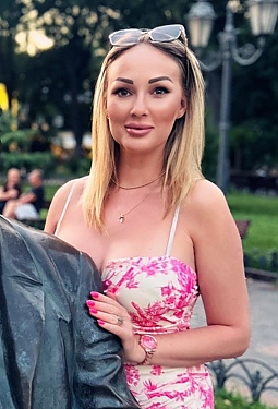 Kristina, 38 y.o. from Kharkiv, Ukraine