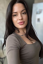 Ukrainian mail order bride Valeria from Slobozia with brunette hair and black eye color - image 2