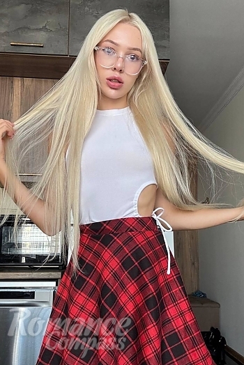 Ukrainian mail order bride Kateryna from Batumi with blonde hair and brown eye color - image 1