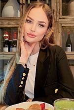 Ukrainian mail order bride Dariia from Madrid with light brown hair and green eye color - image 6