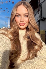 Ukrainian mail order bride Dariia from Madrid with light brown hair and green eye color - image 3
