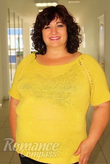 Ukrainian mail order bride Svetlana from Kryvyi Rih with light brown hair and grey eye color - image 1