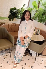 Ukrainian mail order bride Luxita from Ambāla with black hair and brown eye color - image 3