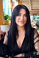 Ukrainian mail order bride Victoria from Hamm with black hair and green eye color - image 3