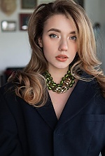 Ukrainian mail order bride Alona from Kiyiv with light brown hair and green eye color - image 8