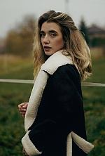 Ukrainian mail order bride Alona from Kiyiv with light brown hair and green eye color - image 7