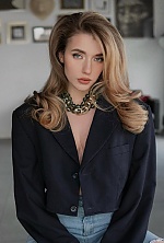 Ukrainian mail order bride Alona from Kiyiv with light brown hair and green eye color - image 5