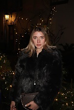 Ukrainian mail order bride Alona from Kiyiv with light brown hair and green eye color - image 4