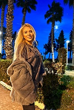 Ukrainian mail order bride Oksana from Valencia with blonde hair and green eye color - image 9