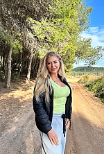 Ukrainian mail order bride Oksana from Valencia with blonde hair and green eye color - image 4