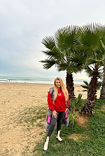 Ukrainian mail order bride Oksana from Valencia with blonde hair and green eye color - image 7