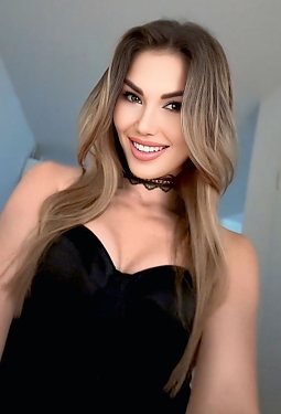 Olivia, 33 y.o. from Montreal, Canada