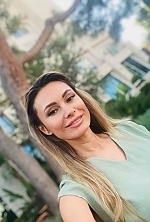 Ukrainian mail order bride Alina from Valencia with light brown hair and brown eye color - image 2