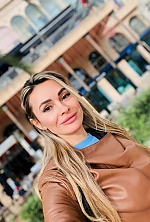 Ukrainian mail order bride Alina from Valencia with light brown hair and brown eye color - image 14