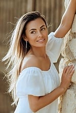 Ukrainian mail order bride Alina from Valencia with light brown hair and brown eye color - image 17