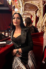 Ukrainian mail order bride Alesia from Uzhhorod with black hair and brown eye color - image 12