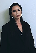 Ukrainian mail order bride Svitlana from Verona with black hair and green eye color - image 20