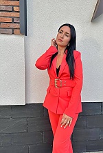 Ukrainian mail order bride Svitlana from Verona with black hair and green eye color - image 7