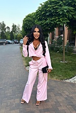 Ukrainian mail order bride Yuliia from Kyiv with black hair and brown eye color - image 5