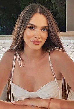 Daria, 30 y.o. from Bucharest, Romania