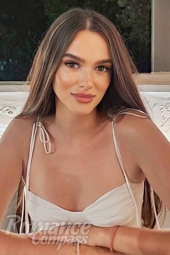Ukrainian mail order bride Daria from Bucharest with brunette hair and brown eye color - image 1