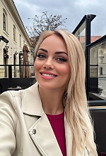 Ukrainian mail order bride Nadiia from Munich with blonde hair and green eye color - image 5