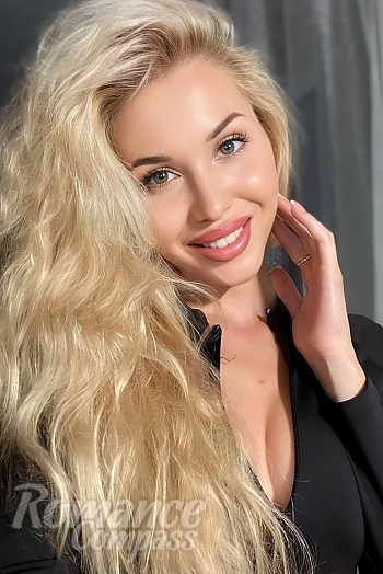 Ukrainian mail order bride Anastasia from Dnipro with blonde hair and green eye color - image 1
