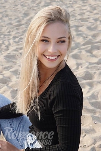 Ukrainian mail order bride Katerina from Warsaw with blonde hair and blue eye color - image 1